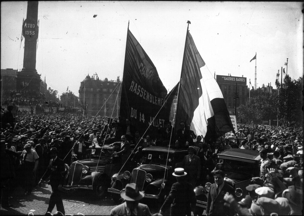 Manifestation du 14 juillet 1935, Paris, place de la Bastille.